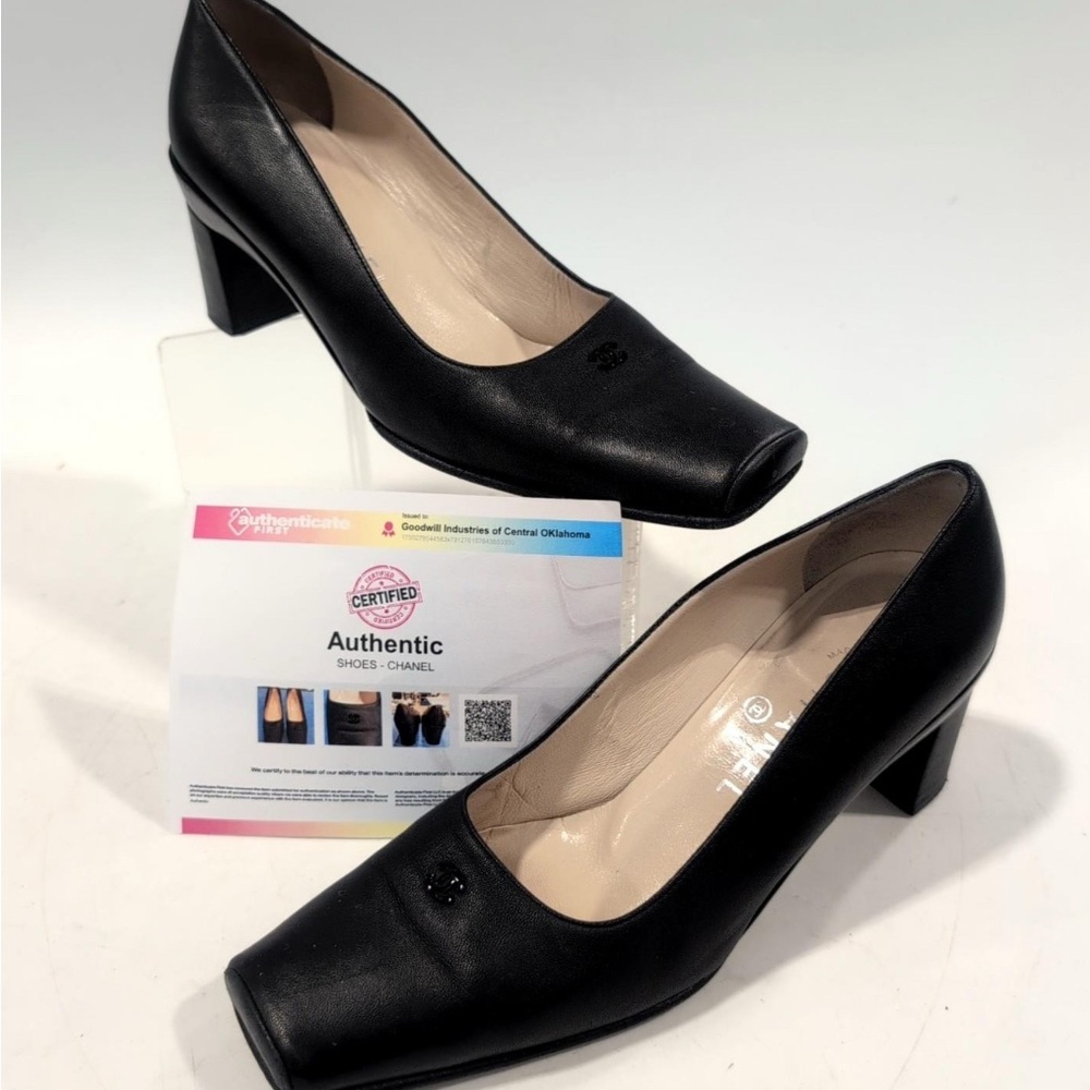๐ 1 hour sale. Chanel, size 8, Black Women's Heels - Picture 3 of 13